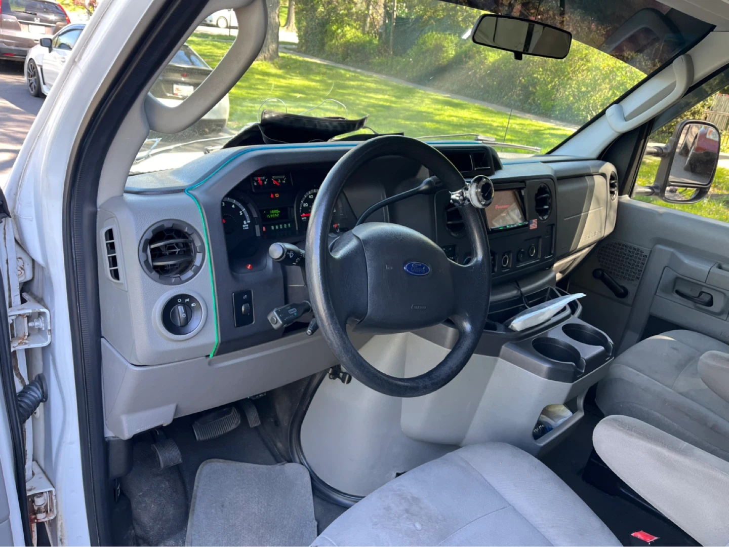 2011 Ford Econoline E250 Van - photo 5