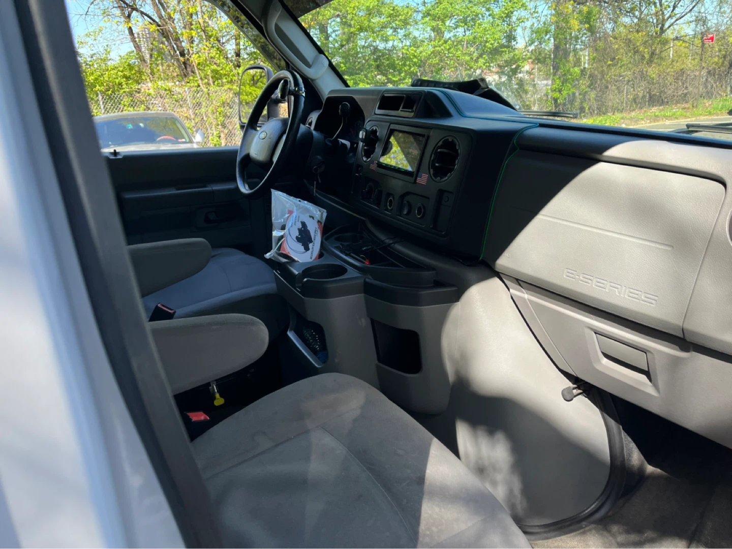 2011 Ford Econoline E250 Van - photo 3
