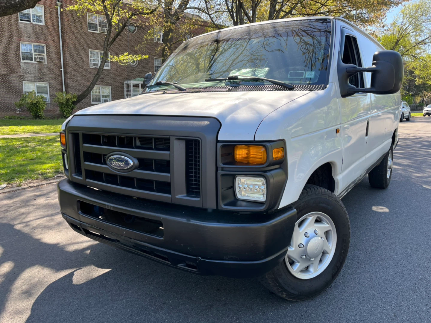 2011 Ford Econoline E250 Van - photo 2