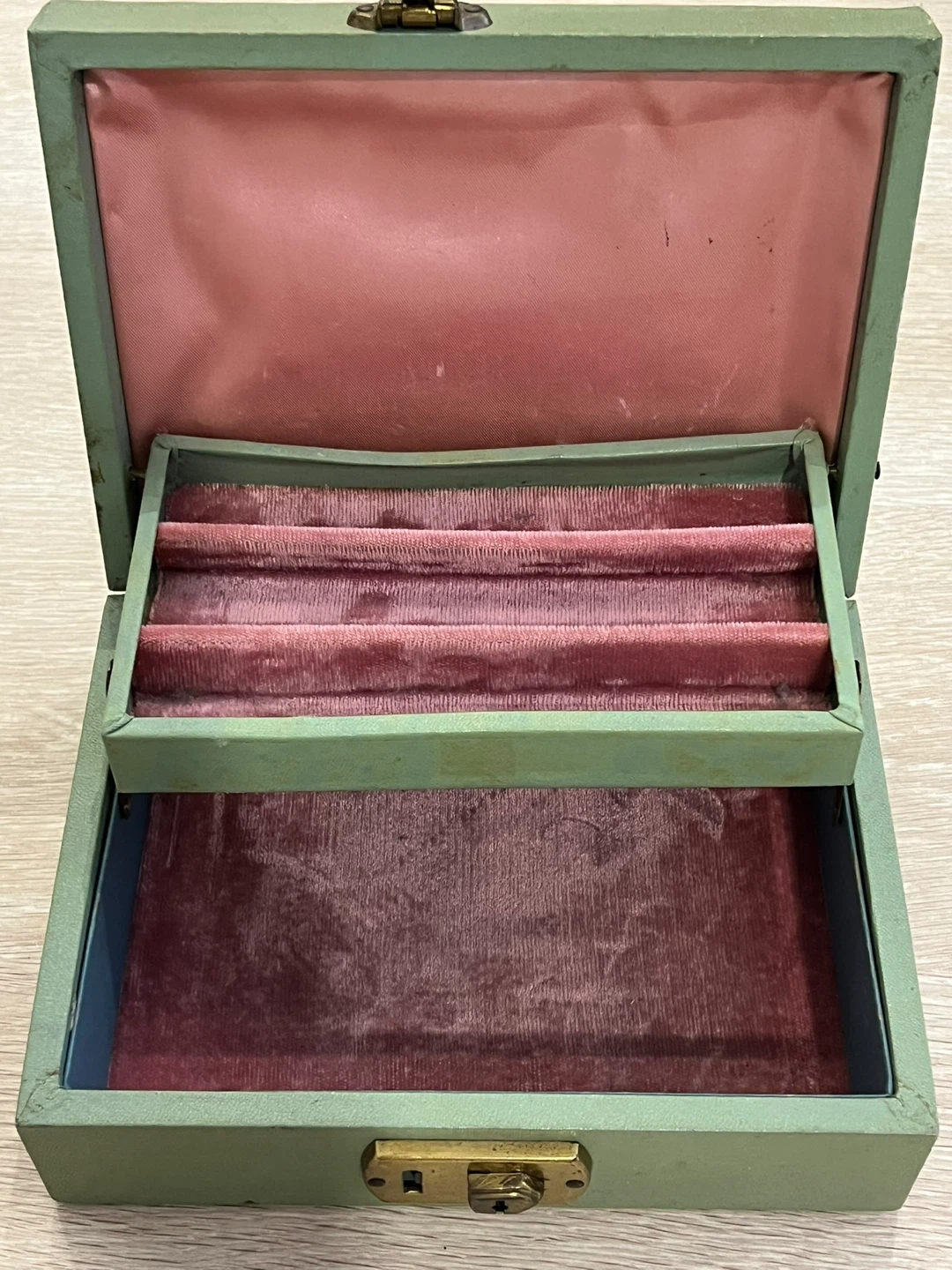 Vintage Green Jewellery Box with Lock - photo 2