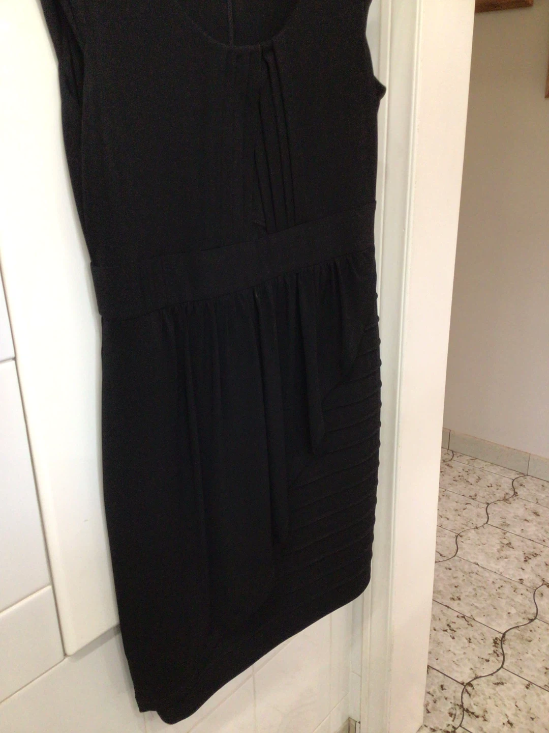 Max and Cleo Black Sleeveless Dress - photo 2