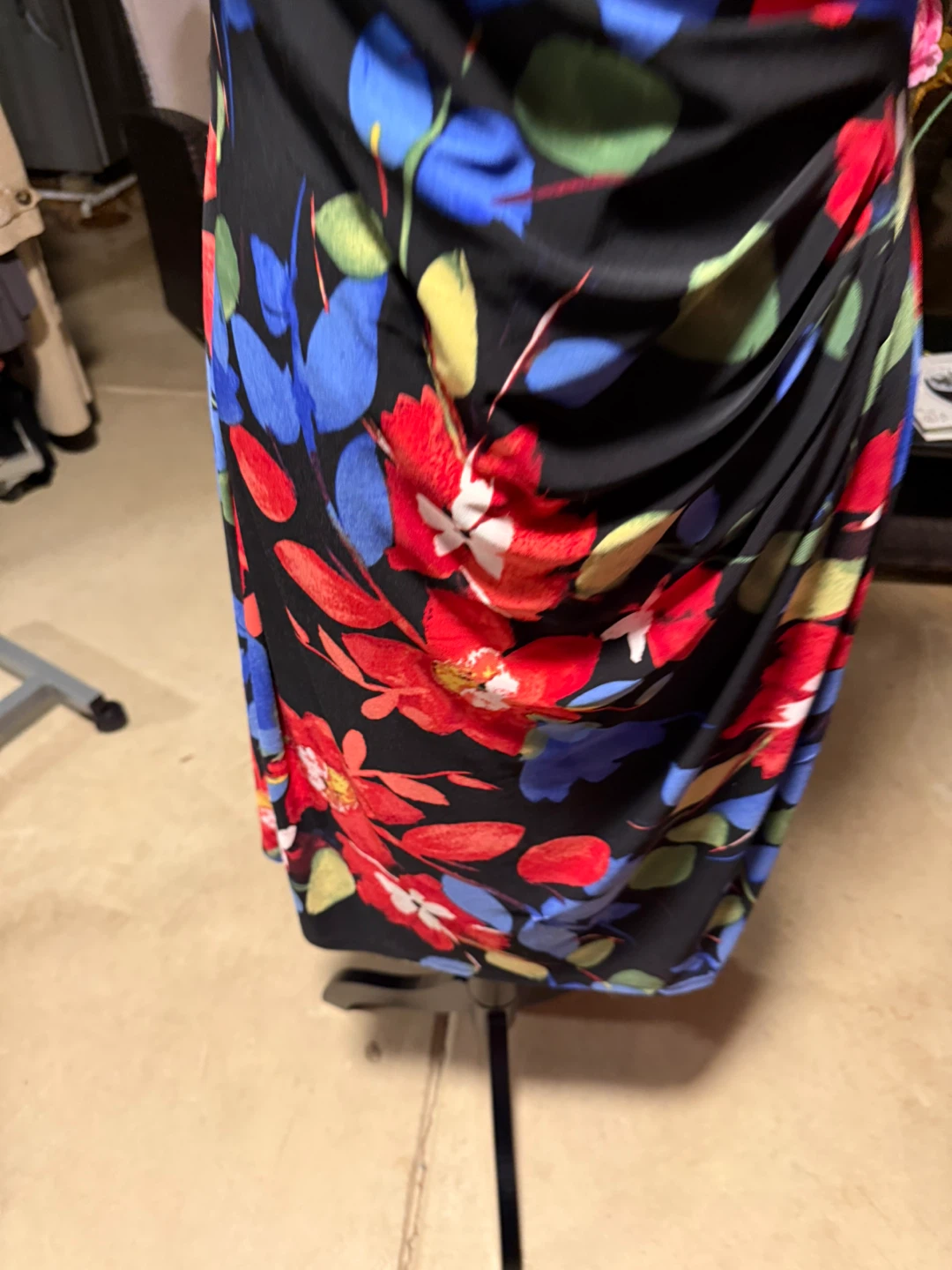 Black Floral Ruched Sheath Dress - photo 4