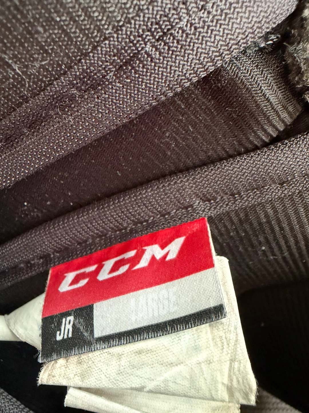 CCM chest protector and bauer hockey Shoulder Pads - photo 3