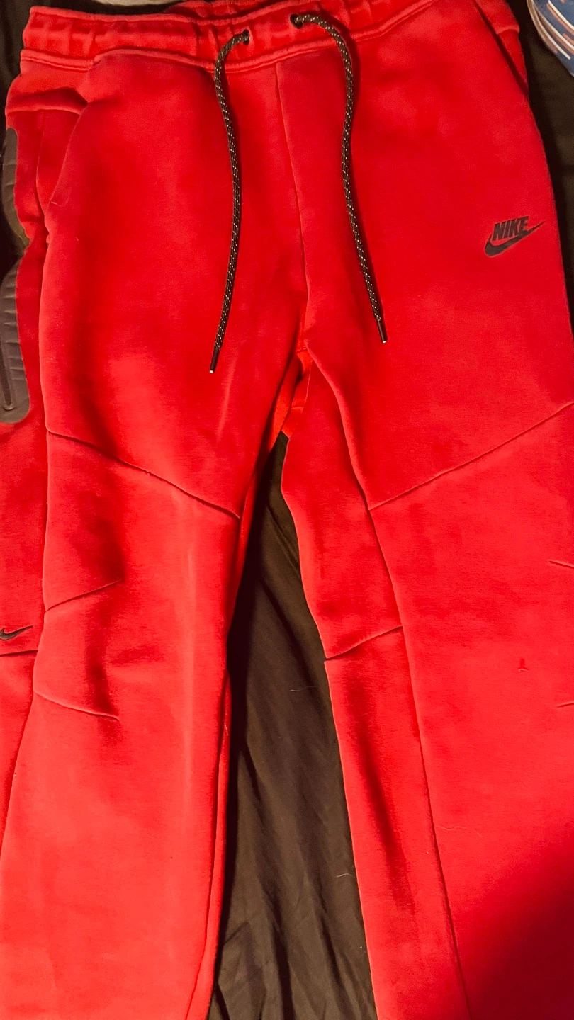 Nike Tech Fleece Joggers - Red