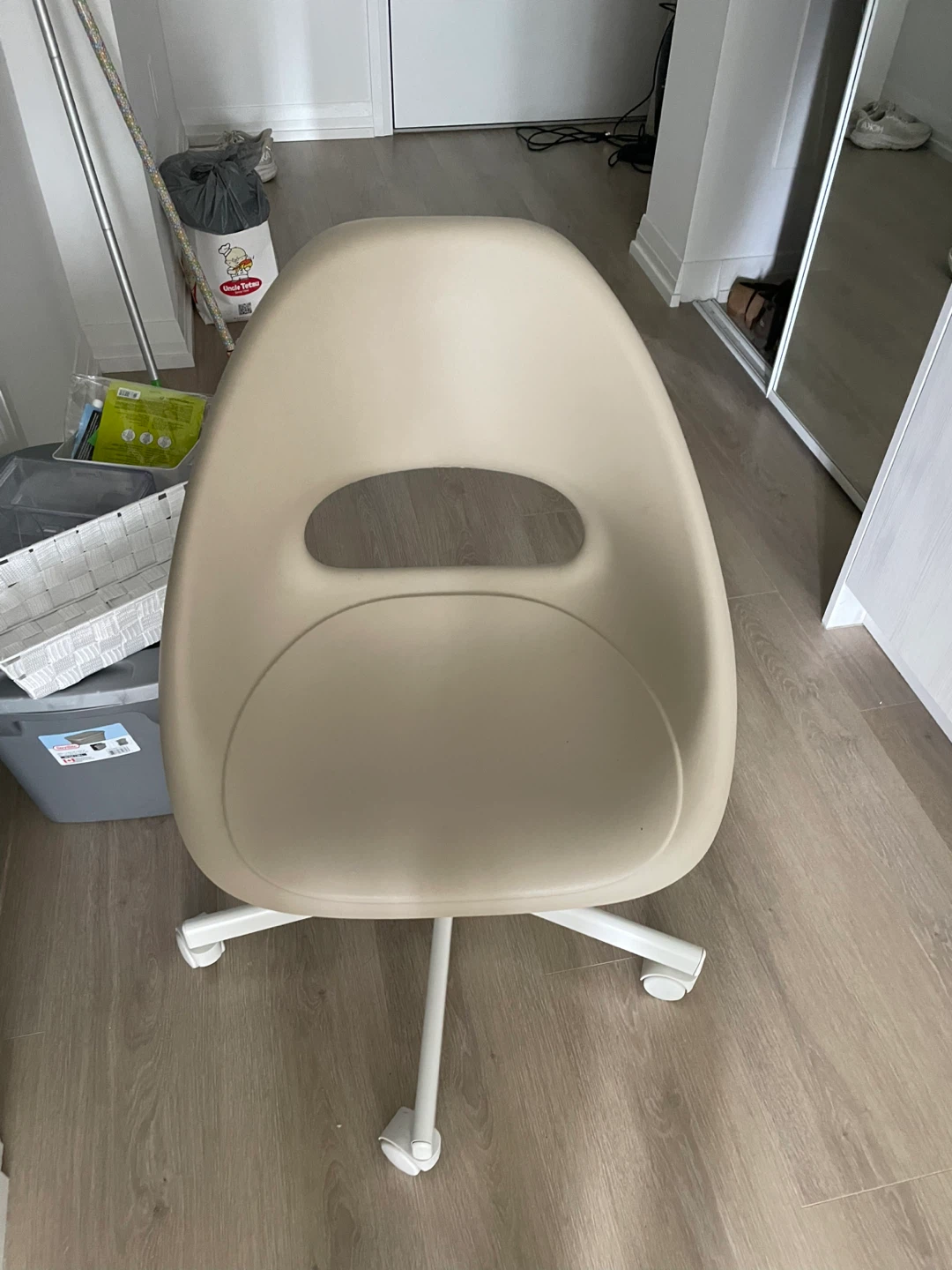 Beige Office Chair with Wheels - photo 2