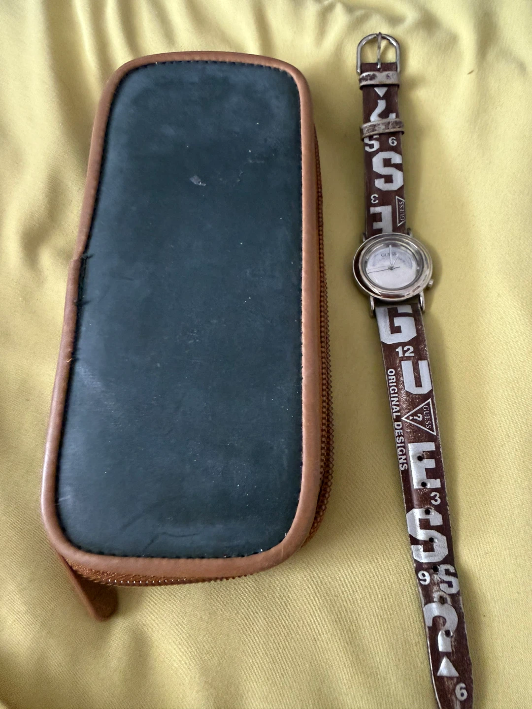 Guess Watch with Original Case - photo 2