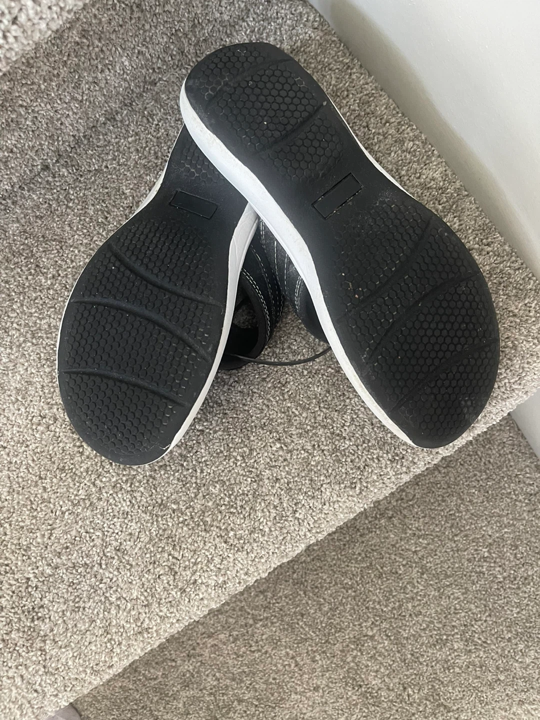REDUCED AGAIN-ON SALE - LADIES Sandals in Black & White Size 10 - photo 2