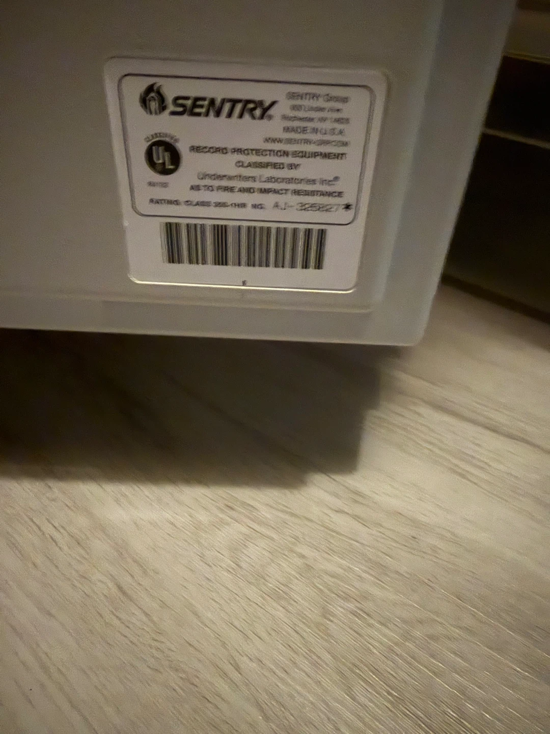 Sentry Fireproof Safe. S3417 - photo 4
