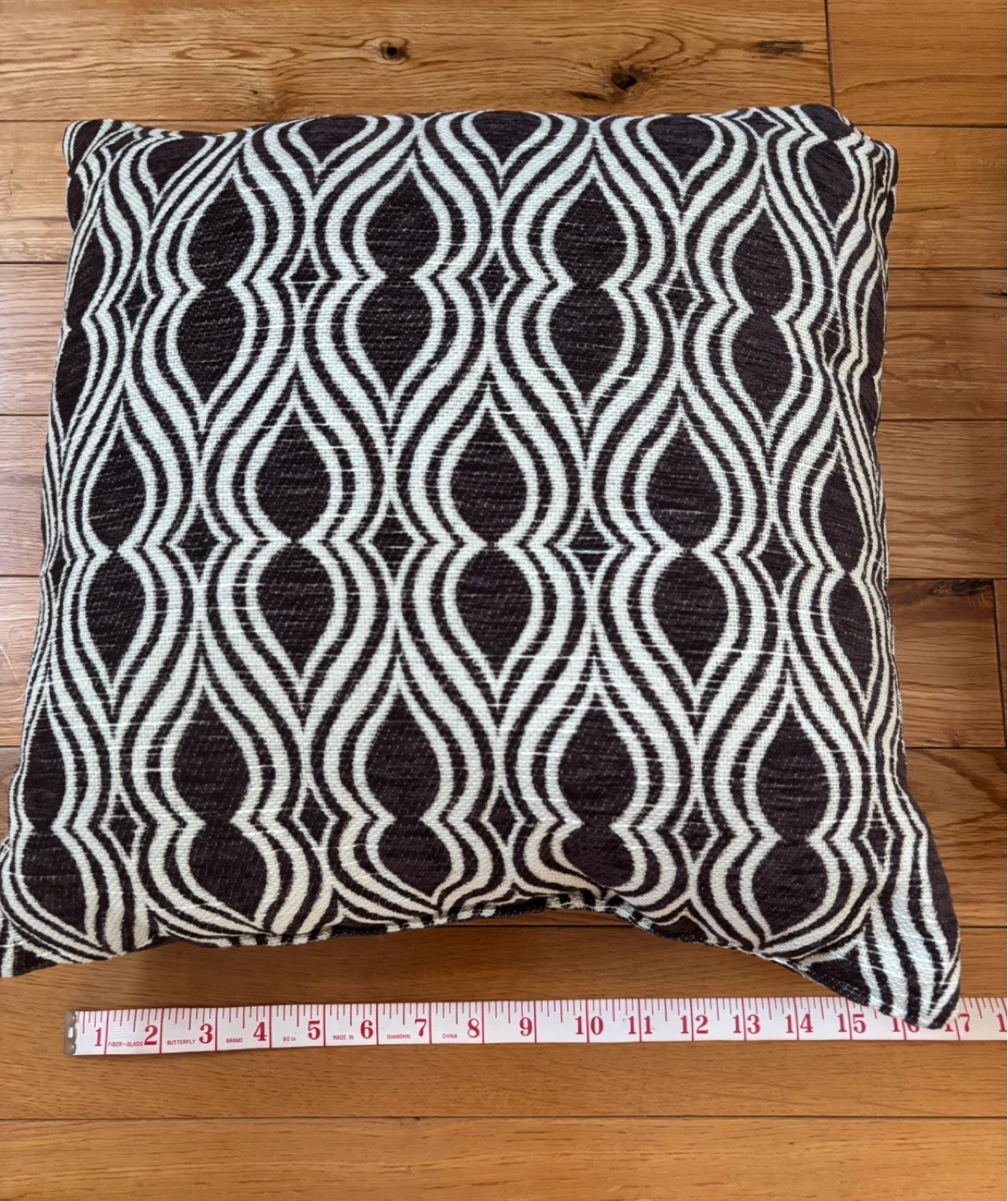 (3) Brown/Beige Throw Pillows - photo 4
