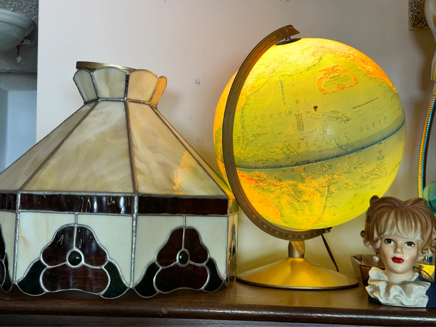 Stained glass Ceiling Ficture, 3d Light up Globe,head vase