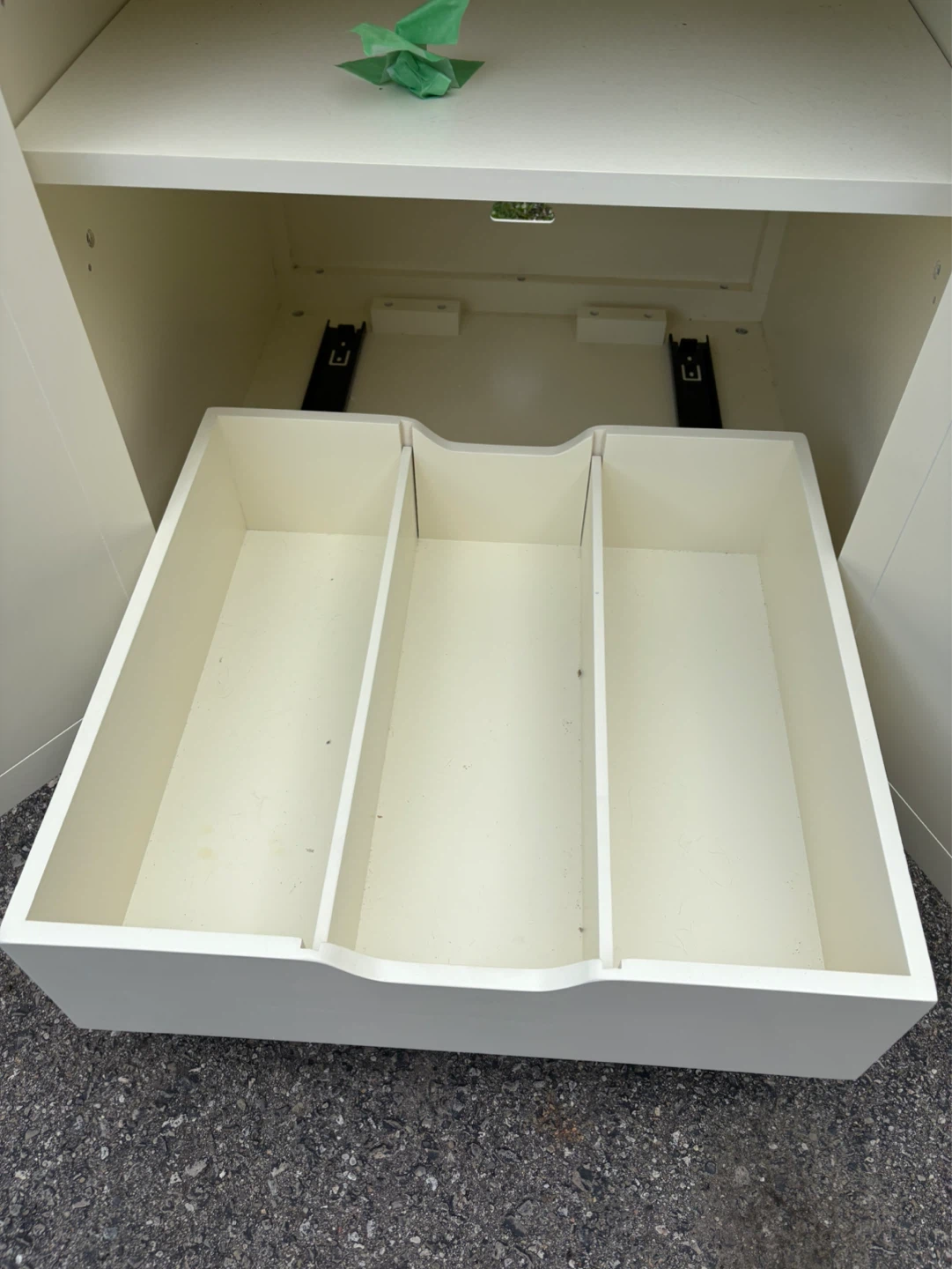Pottery barn White Display Cabinet with Glass Doors and Drawer - photo 4