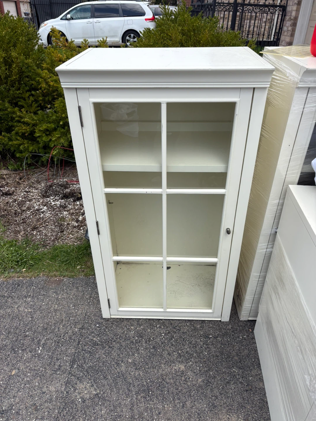 Pottery barn White Display Cabinet with Glass Doors and Drawer - photo 5