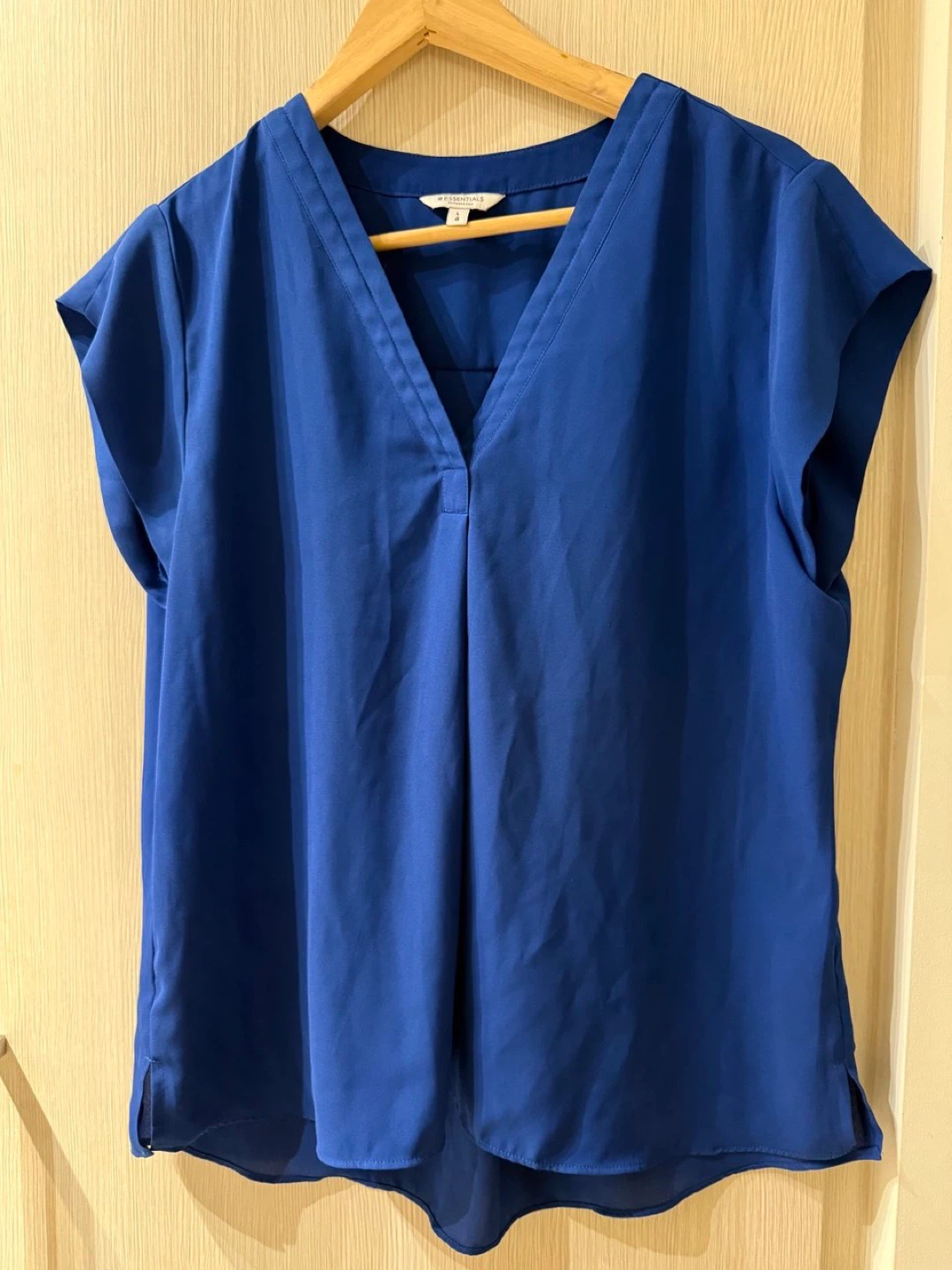 Reitman Essentials Blue V-Neck Cap Sleeve Top - Size L