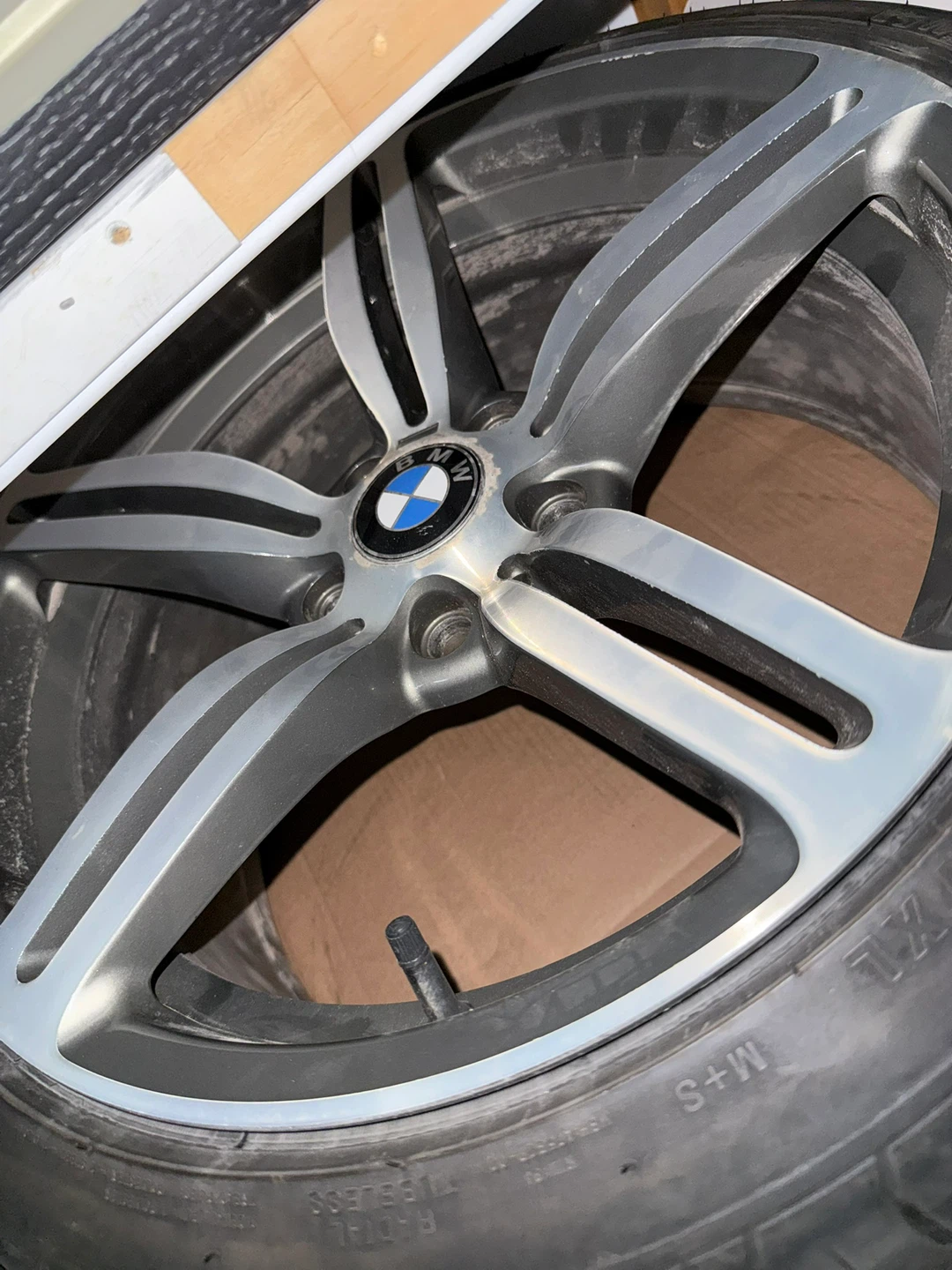 BMW Alloy Wheel Rim with Tire