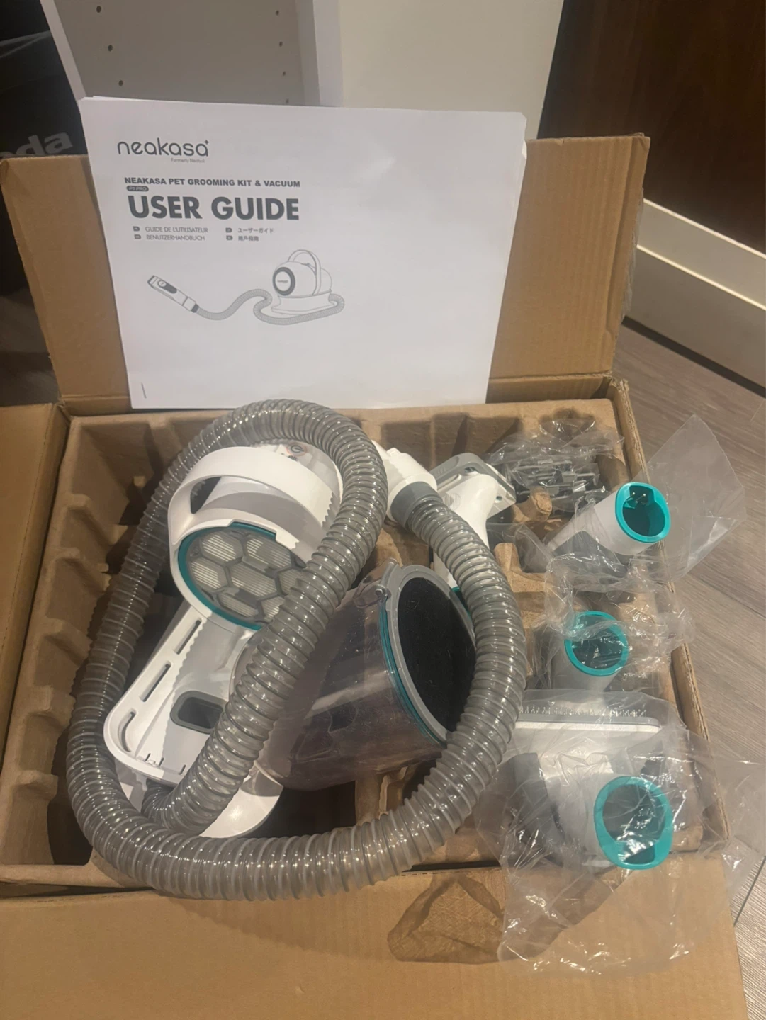 Neakasa Pet Grooming Kit & Vacuum