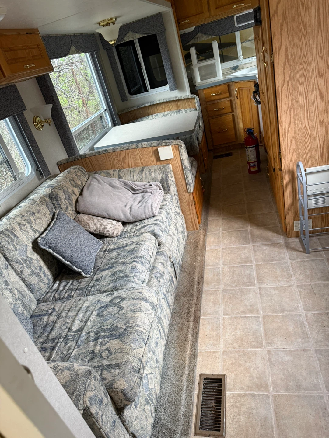 RV Interior - Sofa, Dinette, Kitchenette - photo 3