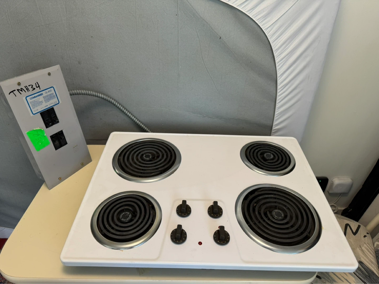 White 4-Burner Electric Cooktop with electrical load center - photo 5