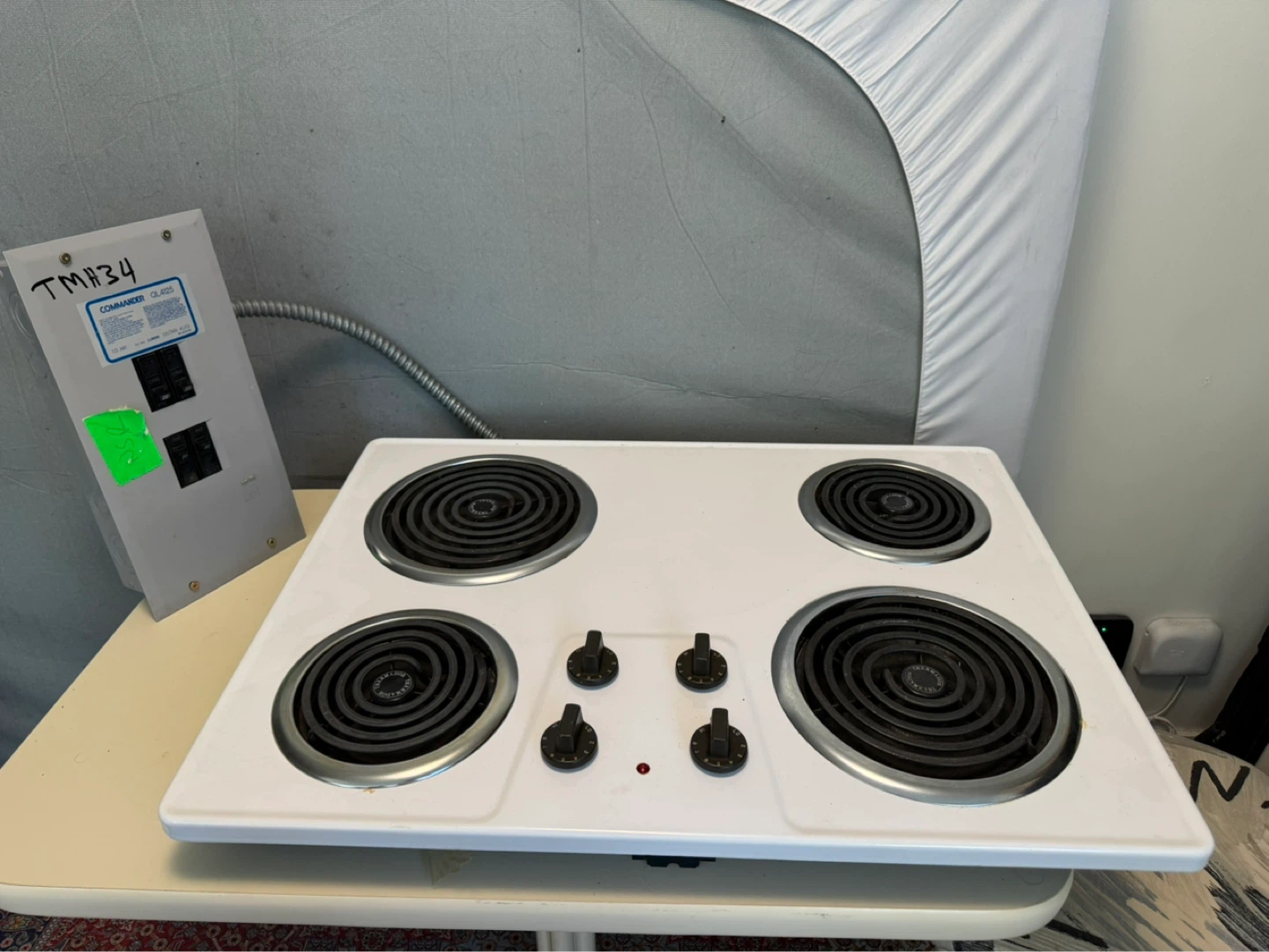 White 4-Burner Electric Cooktop with electrical load center