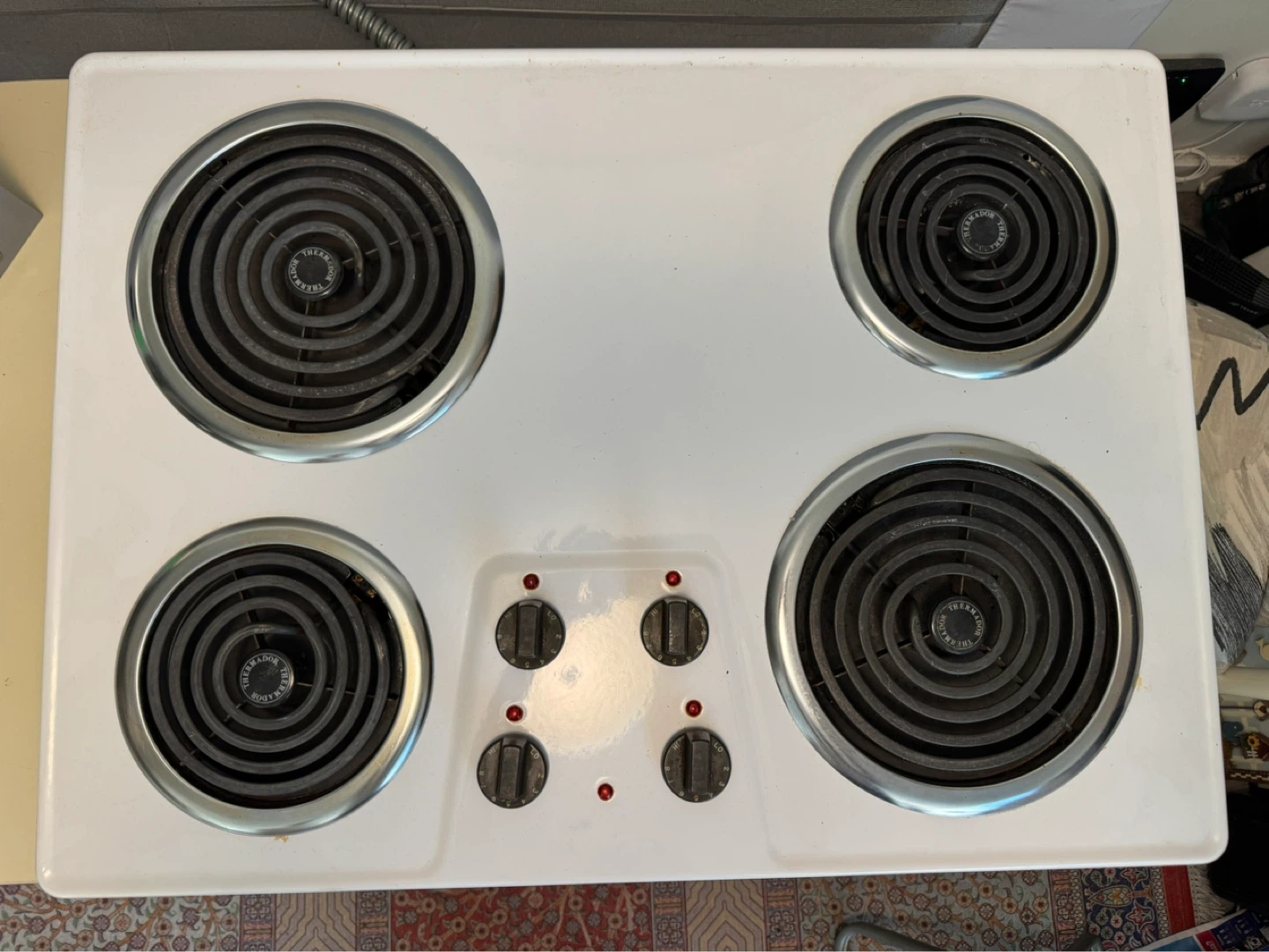 White 4-Burner Electric Cooktop with electrical load center - photo 2