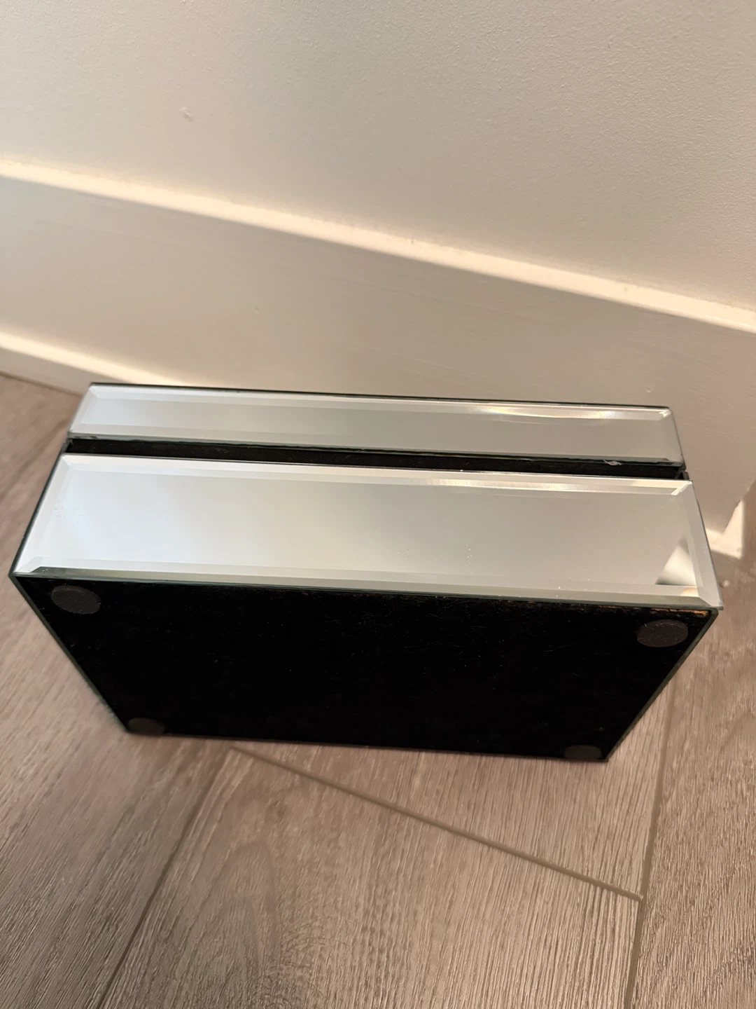 Mirrored Jewellery Box with Decorative Flower Accent - photo 4