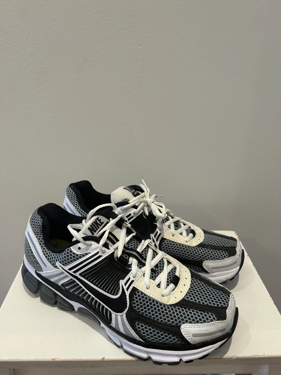 Nike Vomero 5 Men's Running Shoes Size 9