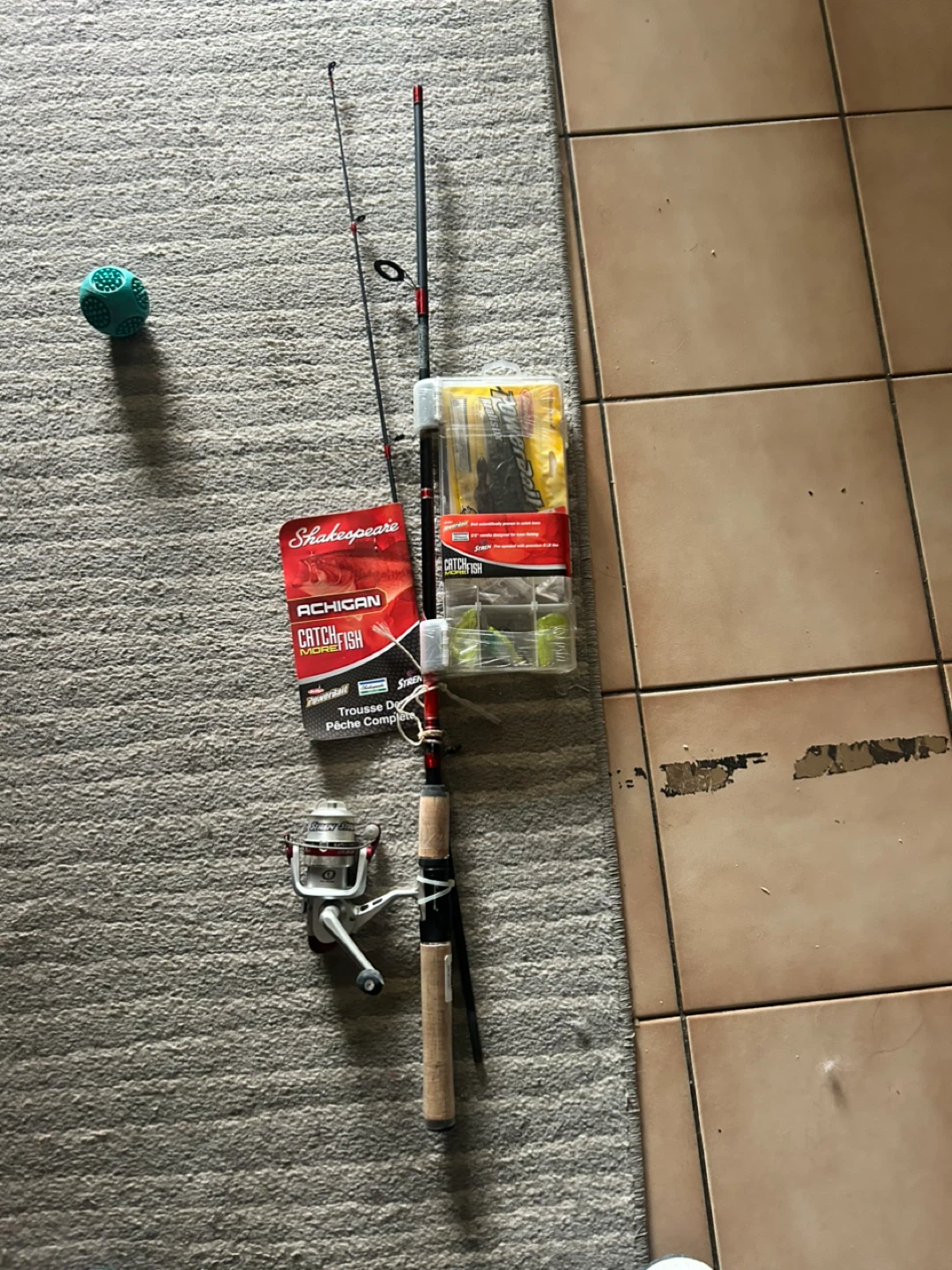 Shakespeare "Achigan" Spincast Fishing Combo