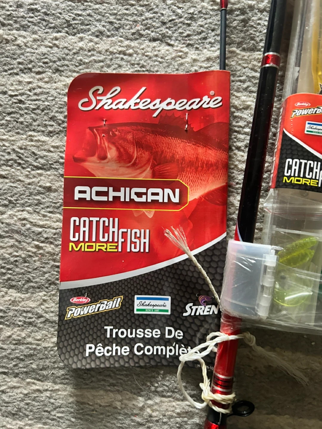 Shakespeare "Achigan" Spincast Fishing Combo - photo 2