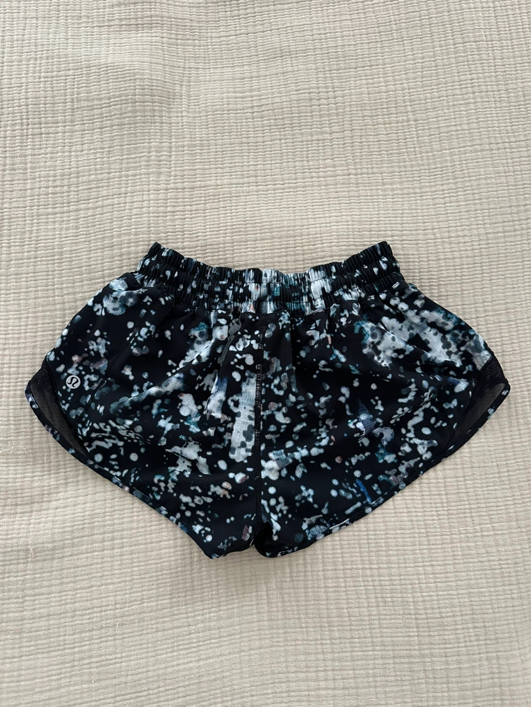 Lululemon hotty hot shorts size 4
