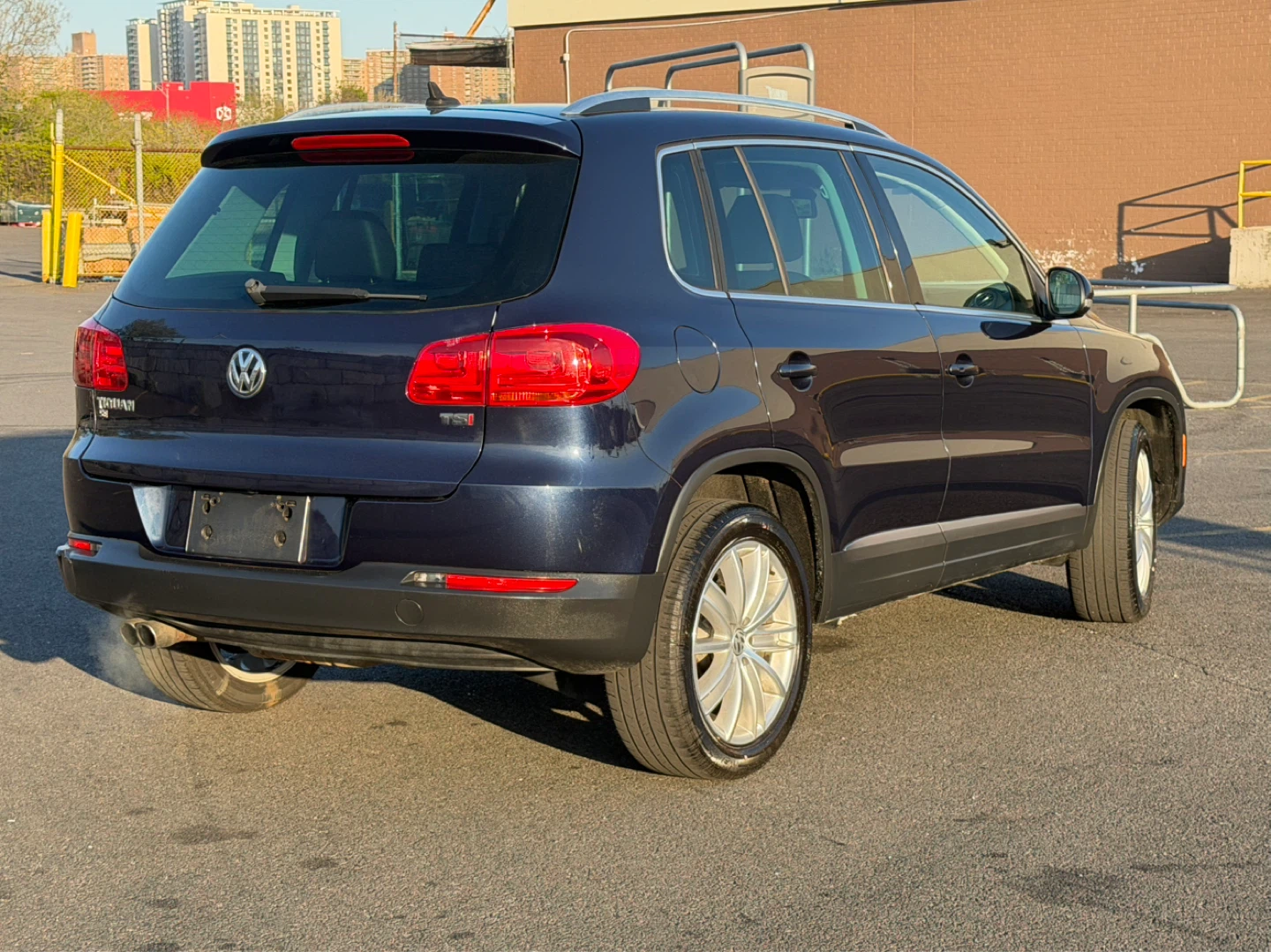 2016 Volkswagen Tiguan SE SUV - photo 2