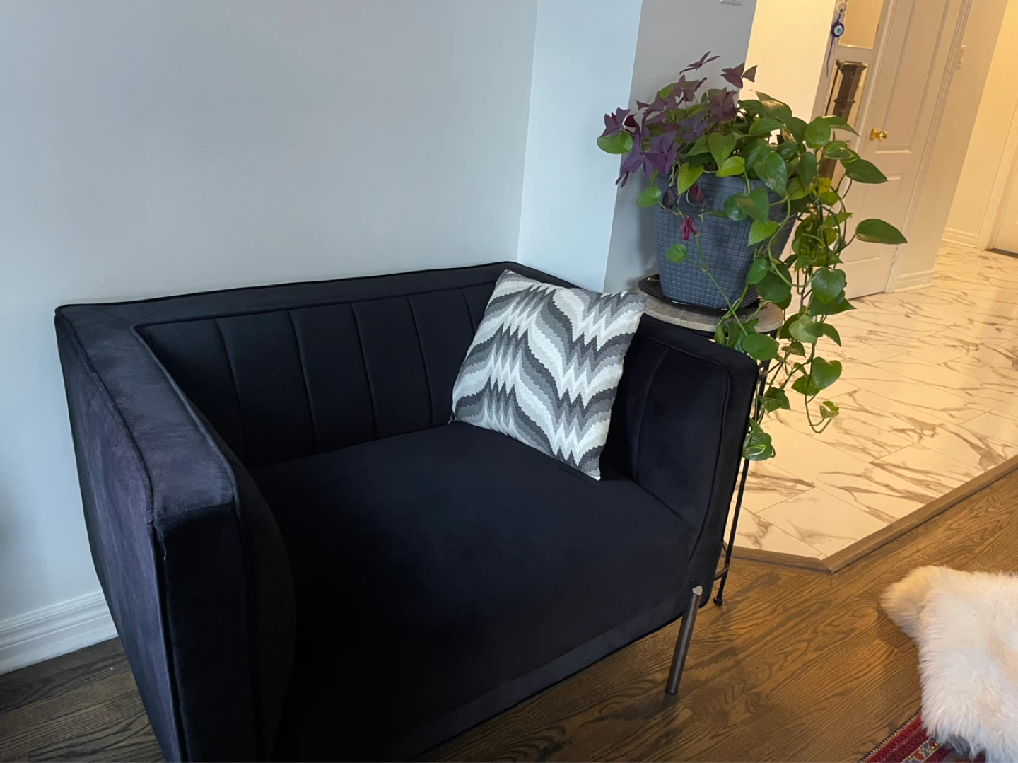 Black Velvet Sofa - photo 4
