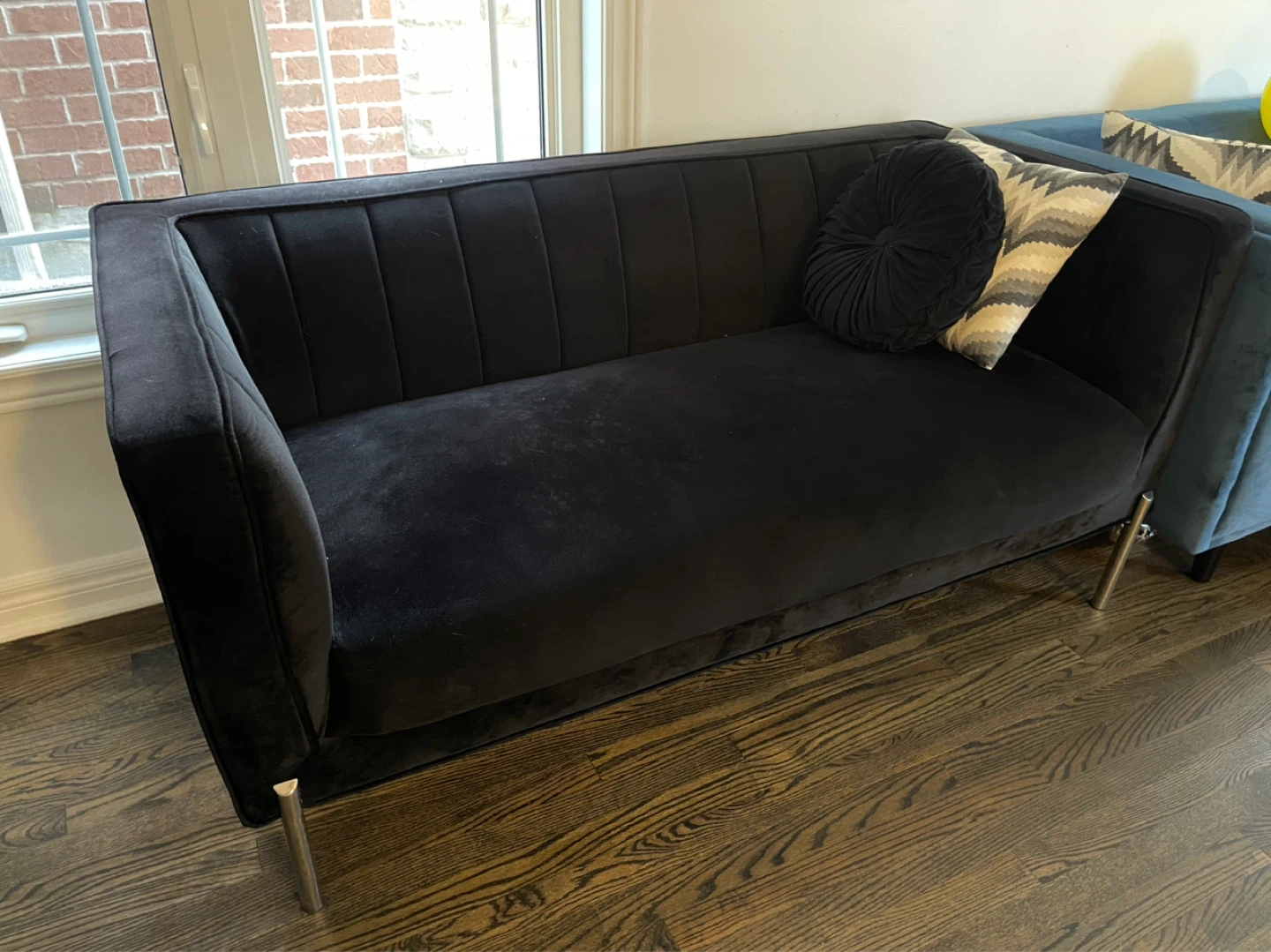 Black Velvet Sofa - photo 5