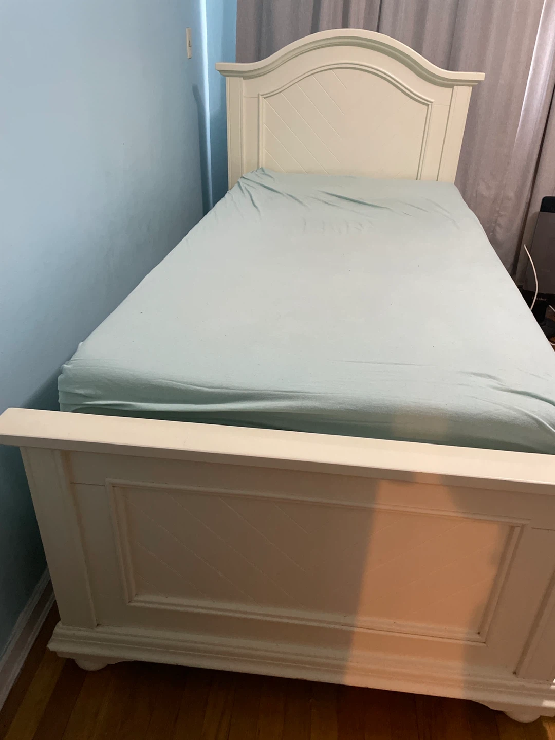 White Twin Bed Frame with twin size trundle
