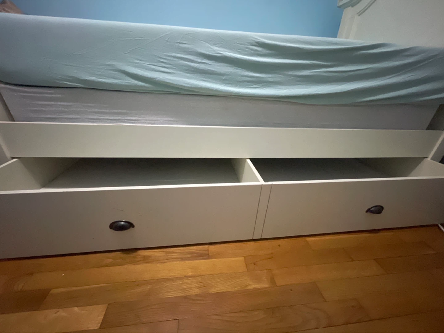 White Twin Bed Frame with twin size trundle - photo 3