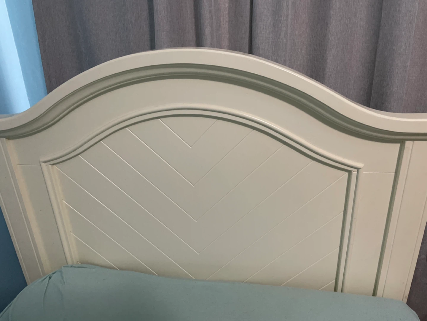 White Twin Bed Frame with twin size trundle - photo 4