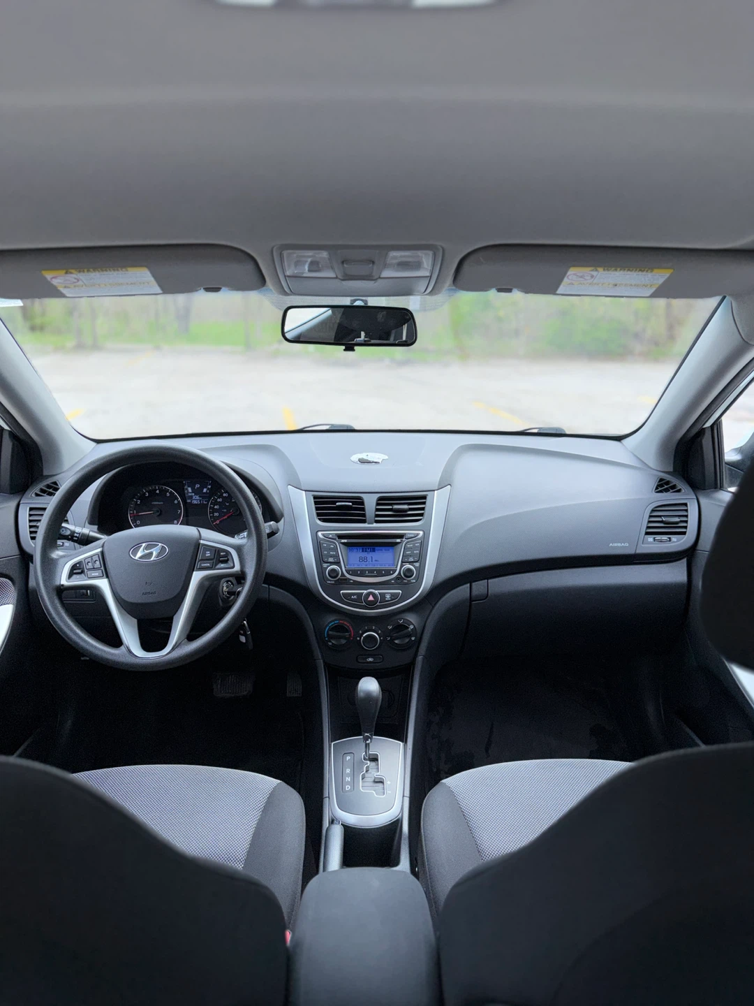 2012 Hyundai Accent GS - photo 2