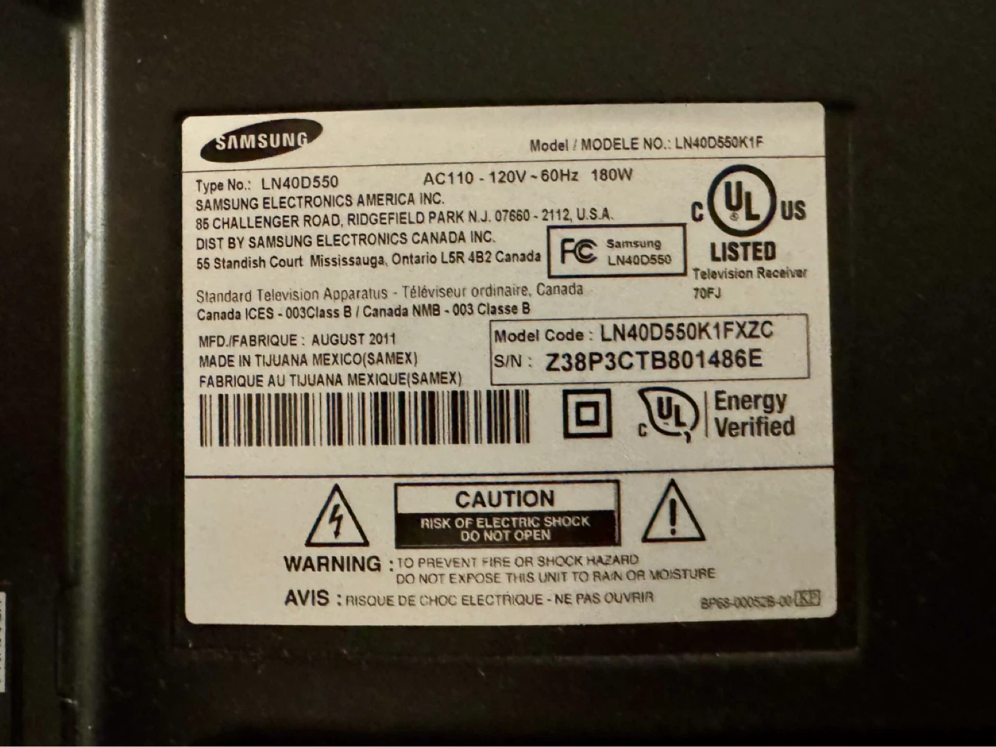 Samsung 40" LN40D550 LCD TV with Wall Mount and Roku - photo 2