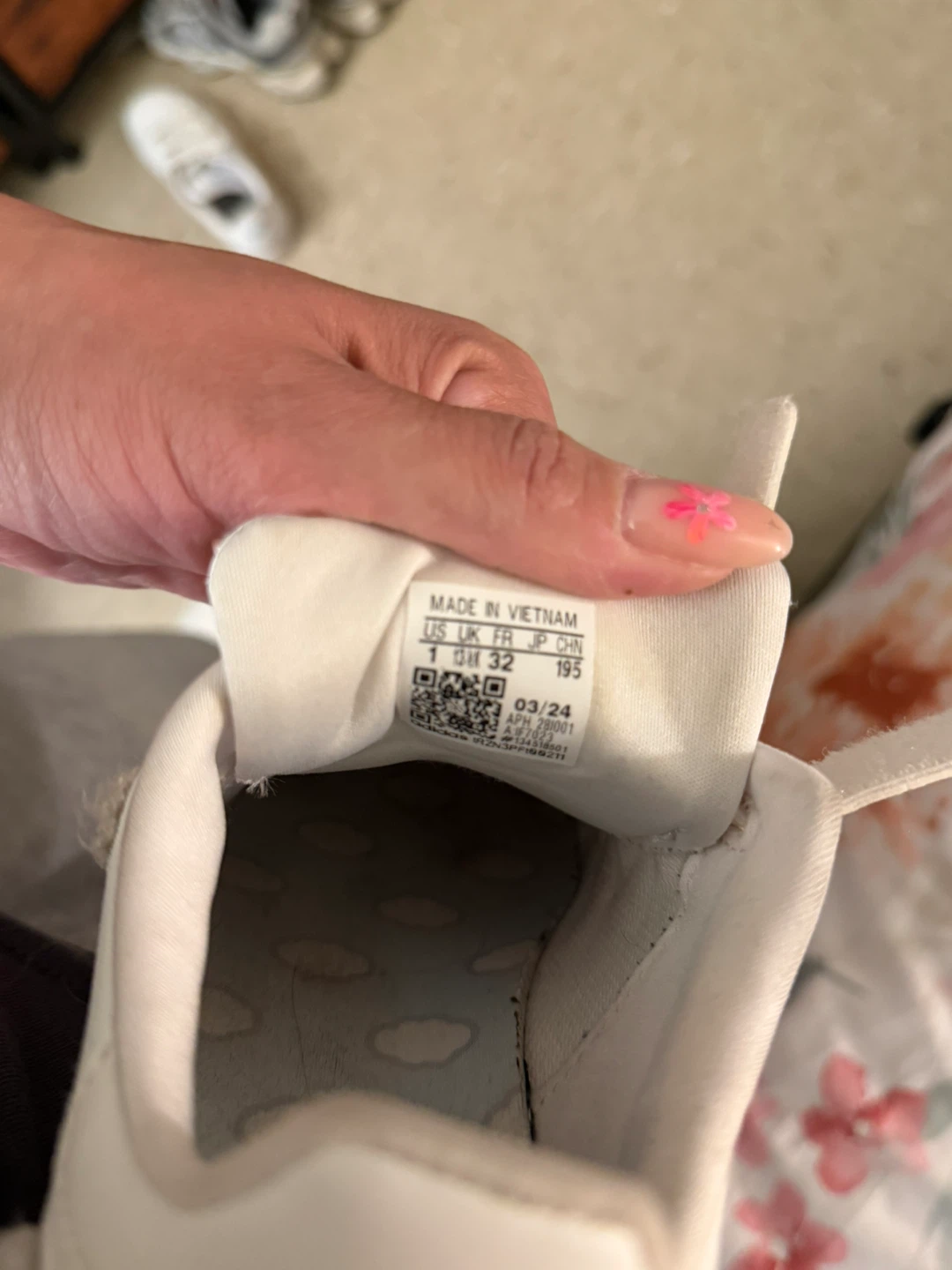 Adidas Stan Smith Hello Kitty Velcro Sneakers - photo 3