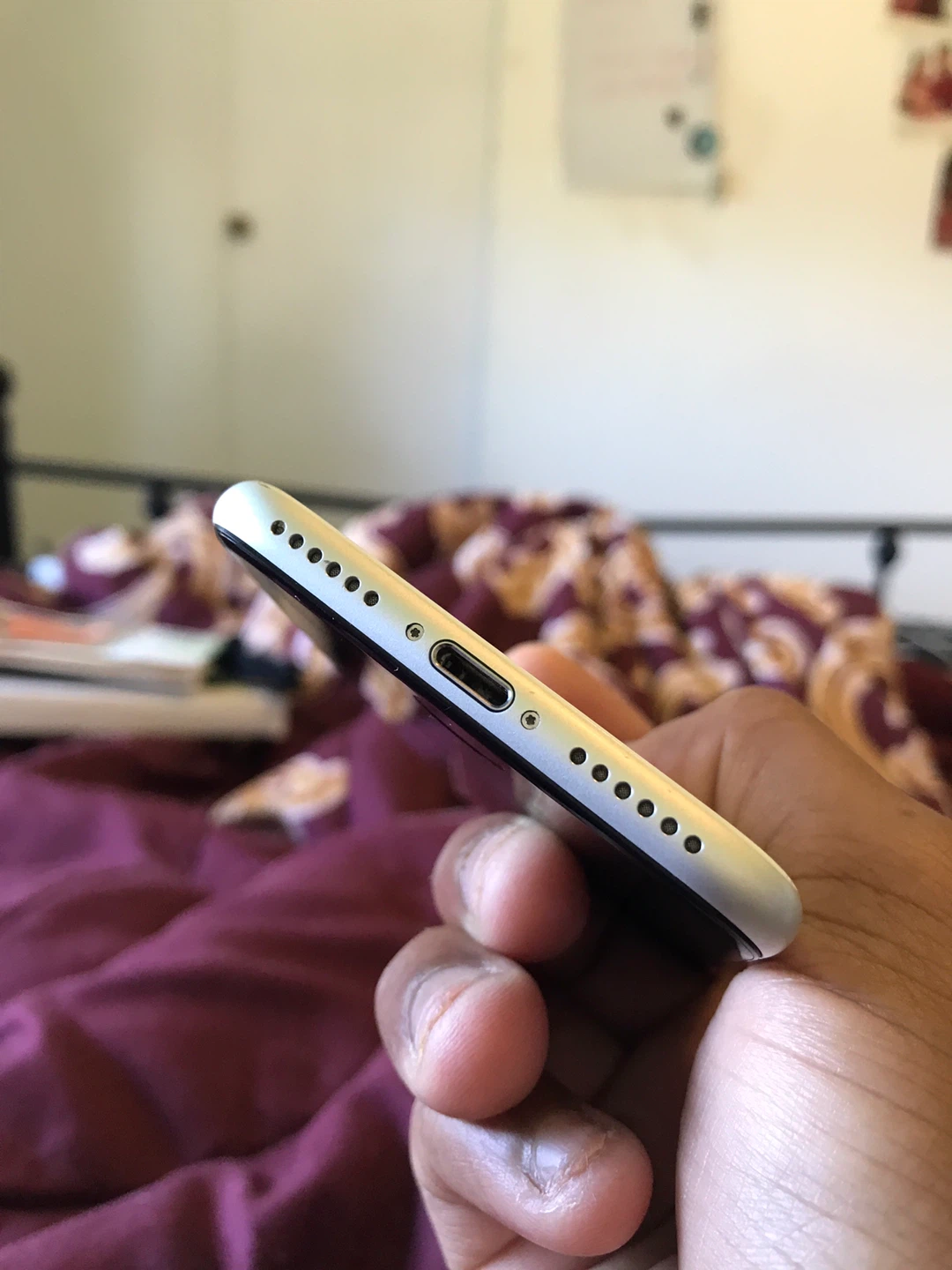 Apple iPhone SE 64gb - Cracked Back Glass - photo 5