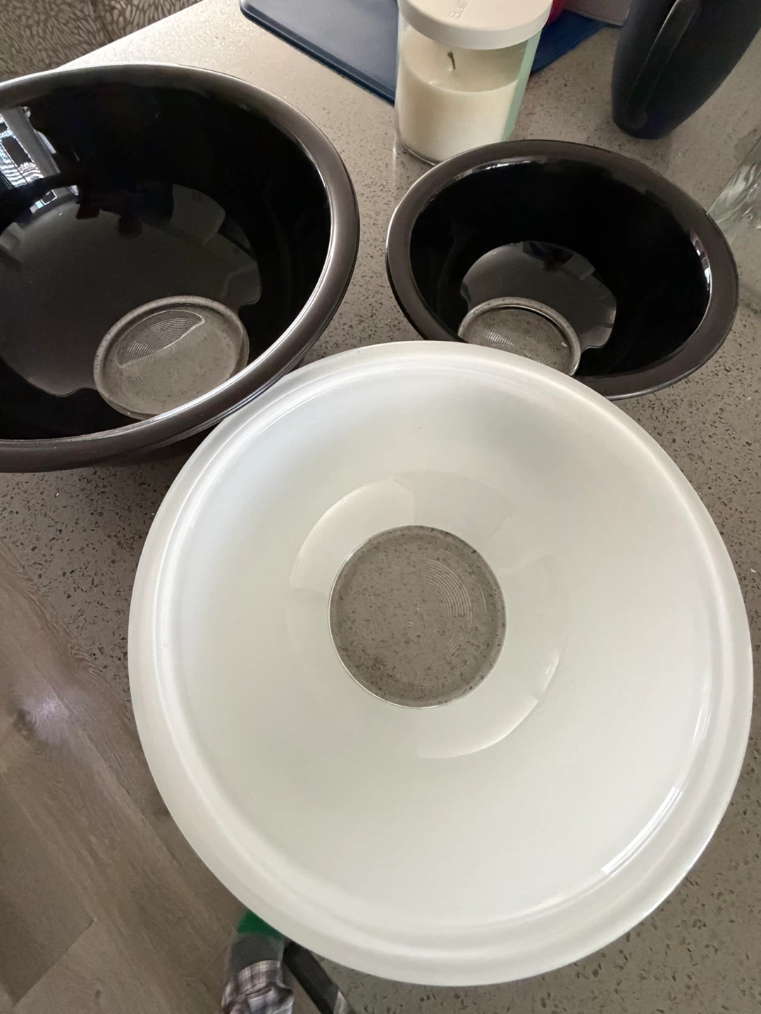Set of 3 nesting mixing bowls