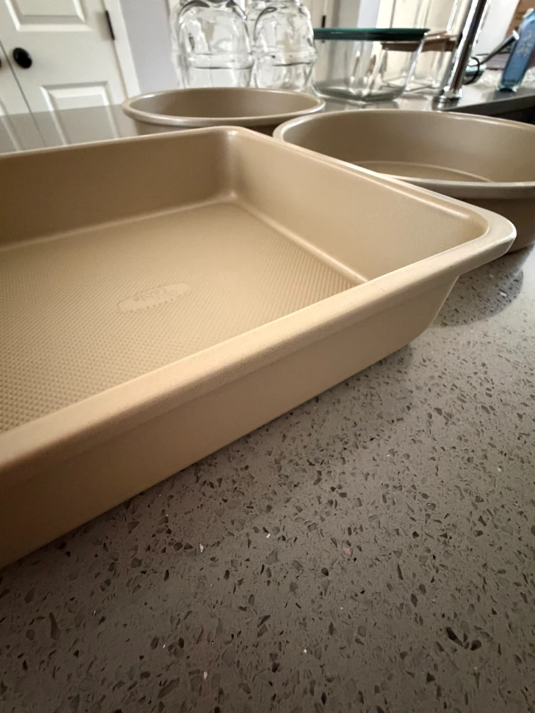 Our Table Bakeware Set (Muffin Pan, Square Pan, 2 Round Pans) - photo 2