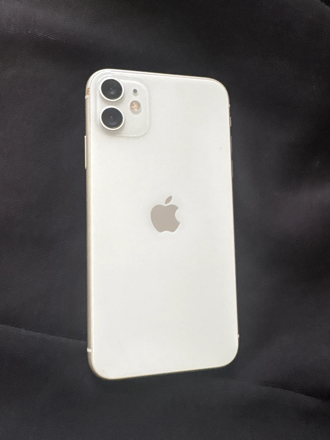 Apple iPhone 11 - White