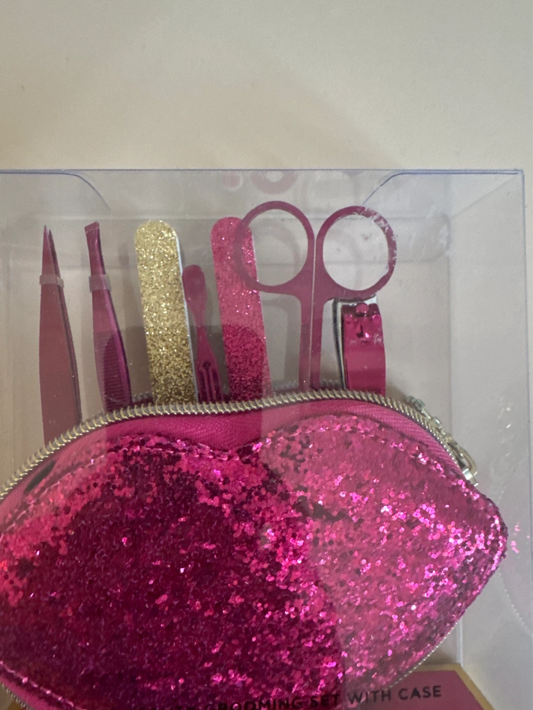 Juicy Couture 7-Piece Beauty Grooming Set with Lip Case - photo 3