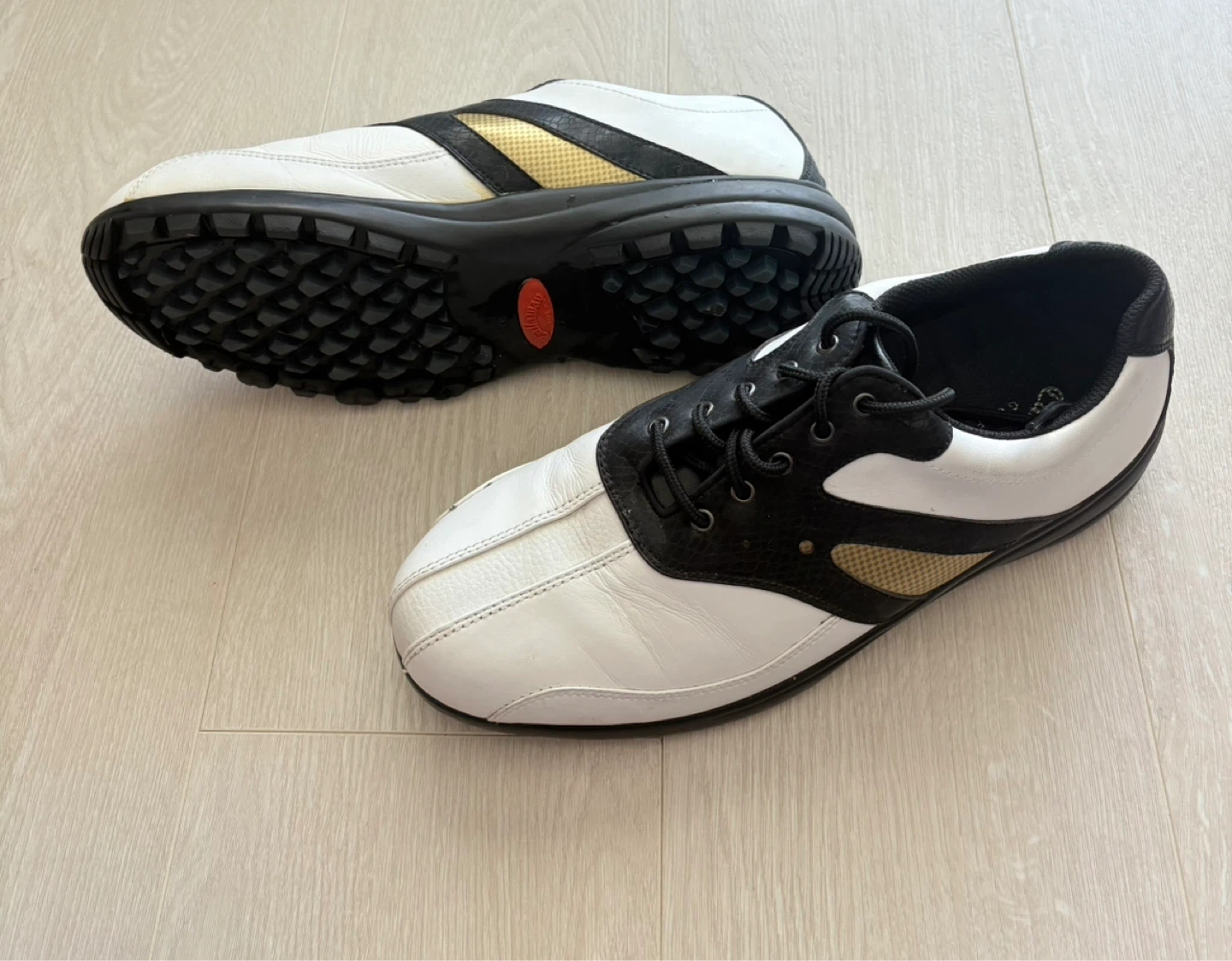 White and Black Leather Golf Shoes - photo 2