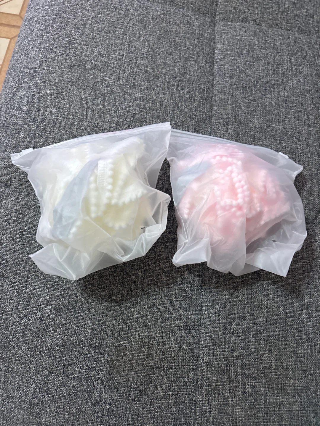 Set of 2 Bath Sponges - Pink and White