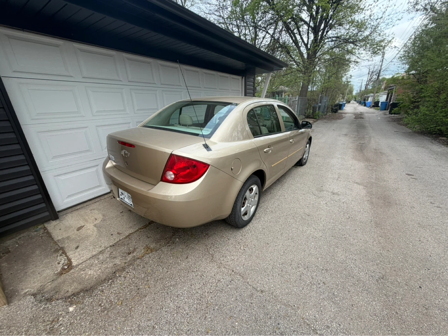 Gold Chevrolet Cobalt Sedan - photo 2