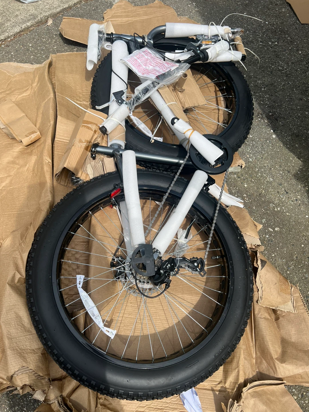 Mongoose Malus Fat Tire Mountain Bike, 26 Inch Wheels, Ages 14+,