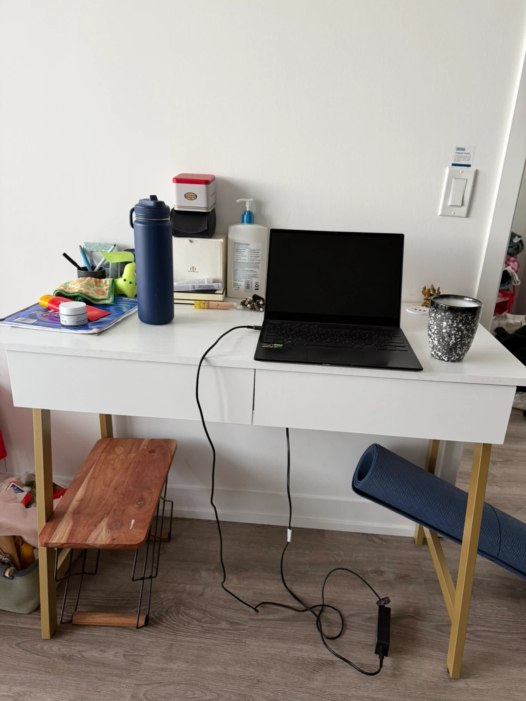 Black Mesh Office Chair & Desks