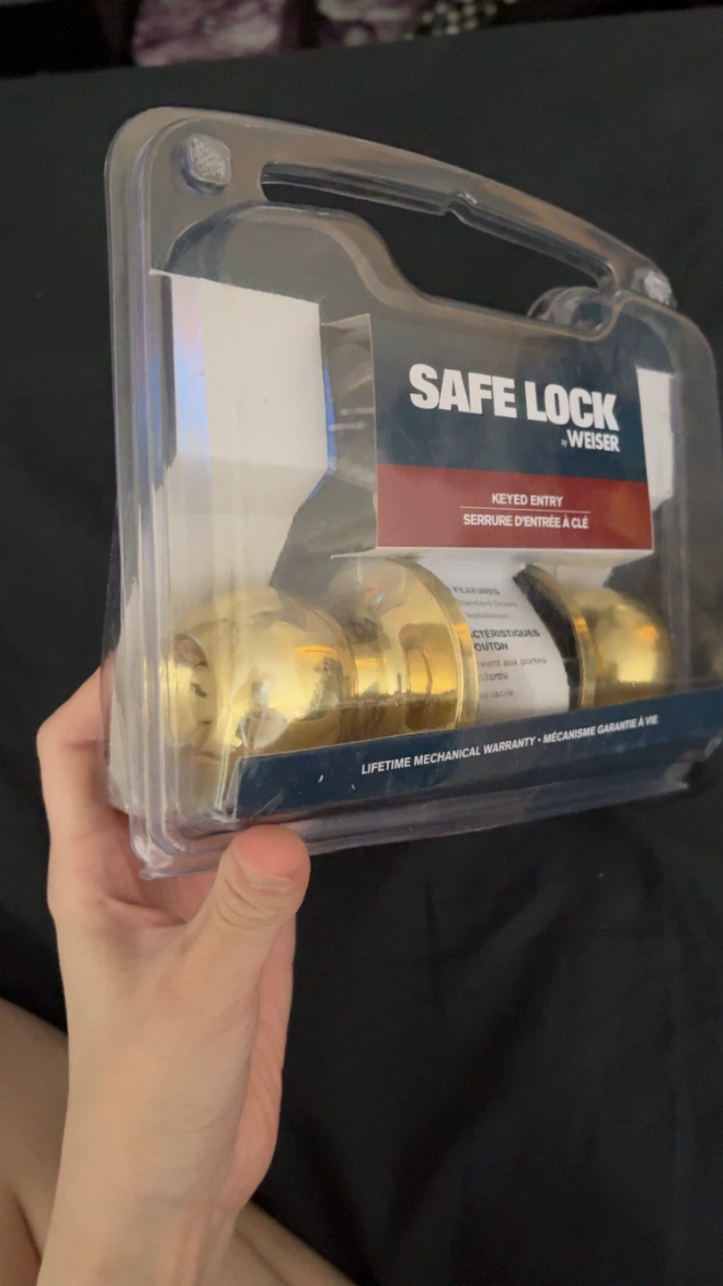 Weiser Safe Lock Keyed Entry Door Knobs - photo 3