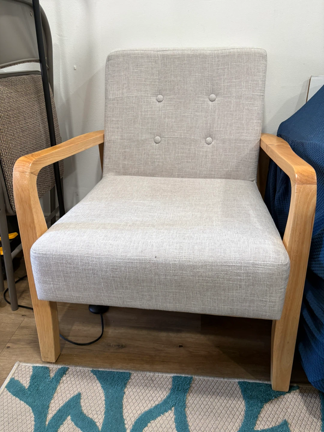 Accent Chair with wooden frame - photo 2
