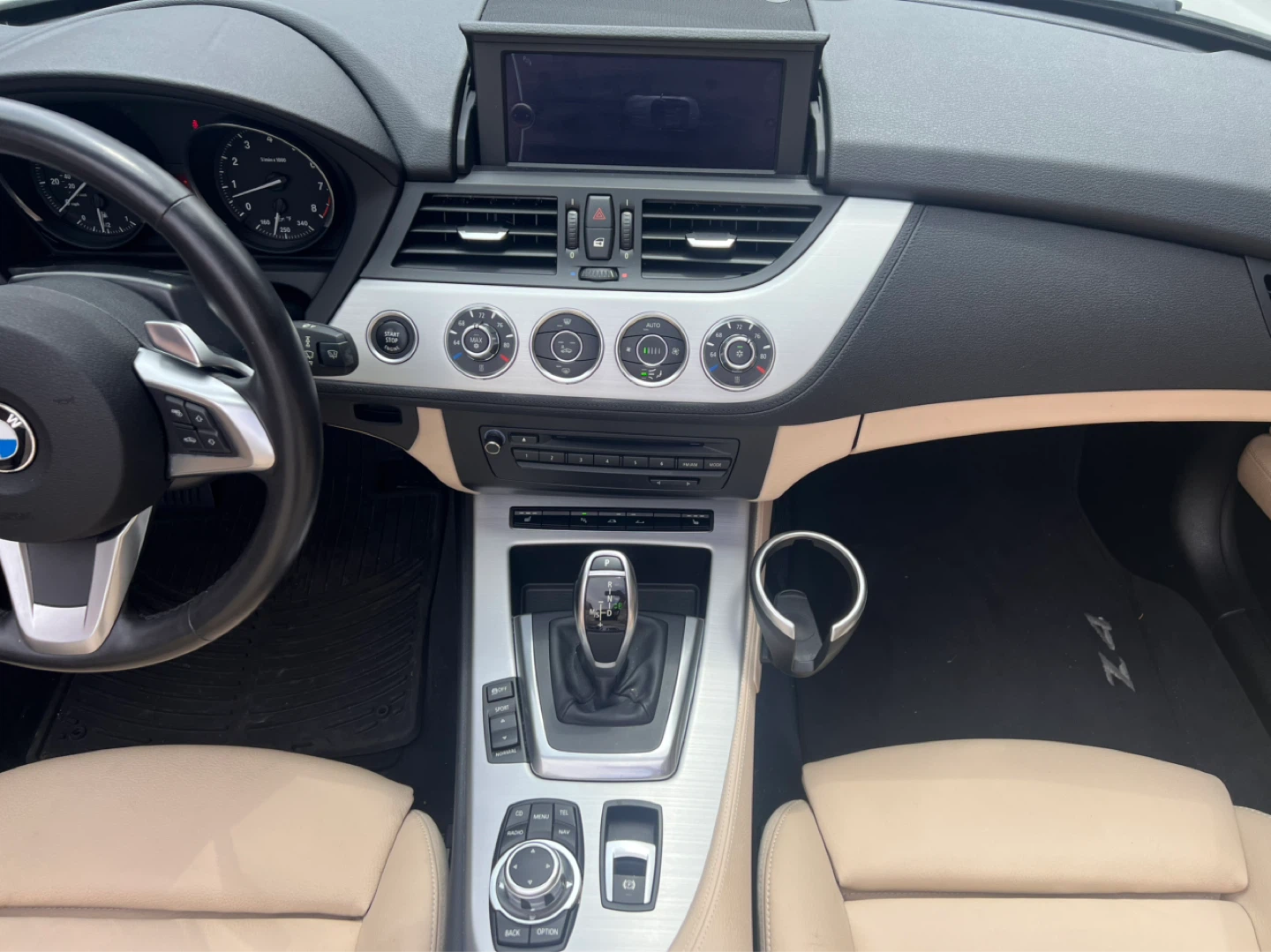 2010 BMW Z4 sDrive35i - photo 5